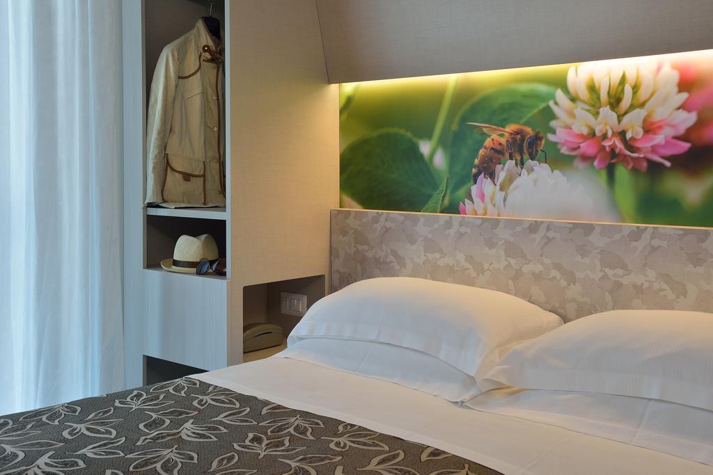 Clipper Hotel
